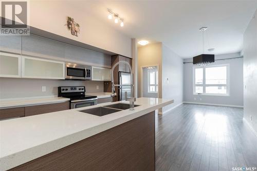 313 225 Maningas Bend, Saskatoon, SK - Indoor Photo Showing Kitchen With Double Sink With Upgraded Kitchen