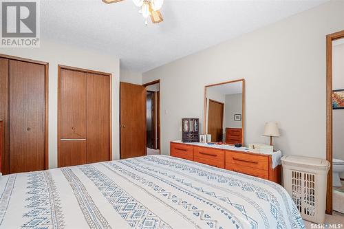 847 Delaronde Way, Saskatoon, SK - Indoor Photo Showing Bedroom