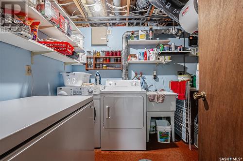 847 Delaronde Way, Saskatoon, SK - Indoor Photo Showing Laundry Room