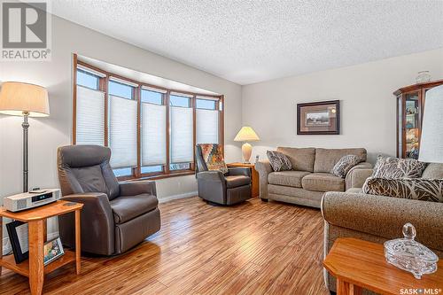 847 Delaronde Way, Saskatoon, SK - Indoor Photo Showing Living Room