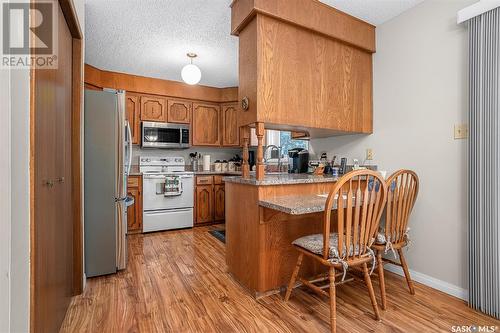 847 Delaronde Way, Saskatoon, SK - Indoor Photo Showing Kitchen