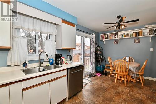 1042 Finch Drive, Sarnia, ON - Indoor Photo Showing Kitchen With Double Sink