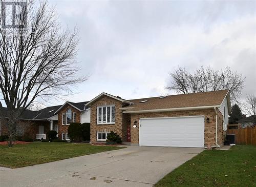 1042 Finch Drive, Sarnia, ON - Outdoor With Facade