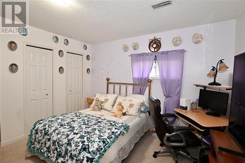 1042 Finch Drive, Sarnia, ON - Indoor Photo Showing Bedroom