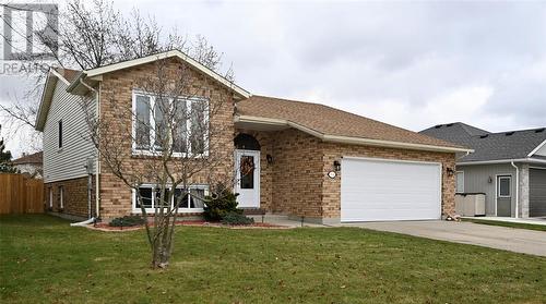 1042 Finch Drive, Sarnia, ON - Outdoor