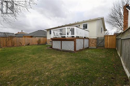 1042 Finch Drive, Sarnia, ON - Outdoor With Deck Patio Veranda