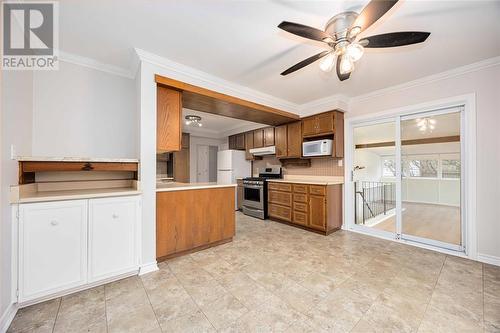 1951 Buena Ventura Street, Sarnia, ON - Indoor Photo Showing Kitchen