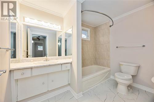 1951 Buena Ventura Street, Sarnia, ON - Indoor Photo Showing Bathroom