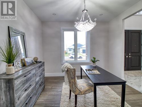 15 Dundee Drive, Chatham, ON - Indoor Photo Showing Dining Room