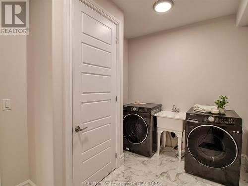 15 Dundee Drive, Chatham, ON - Indoor Photo Showing Laundry Room