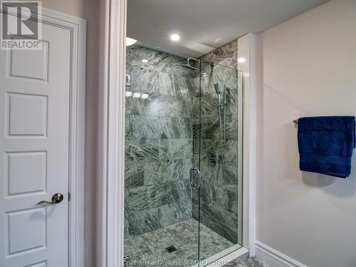 15 Dundee Drive, Chatham, ON - Indoor Photo Showing Bathroom