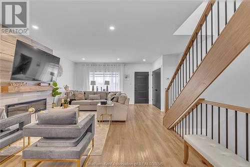 105 Churchill Park Road, Chatham, ON - Indoor Photo Showing Living Room With Fireplace