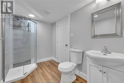 105 Churchill Park Road, Chatham, ON - Indoor Photo Showing Bathroom