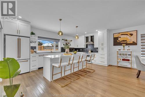 105 Churchill Park Road, Chatham, ON - Indoor Photo Showing Kitchen With Upgraded Kitchen