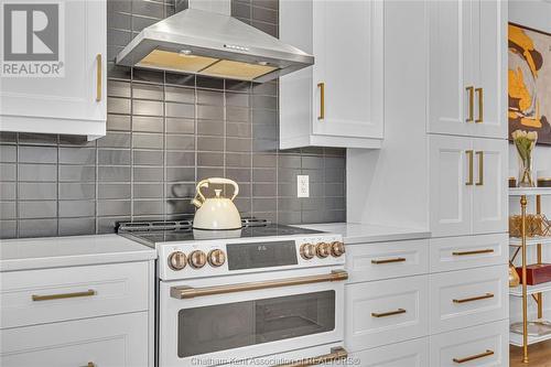 105 Churchill Park Road, Chatham, ON - Indoor Photo Showing Kitchen