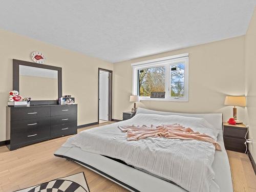 Chambre Ã  coucher principale - 17 Place Maxime, Montréal (L'Île-Bizard/Sainte-Geneviève), QC - Indoor Photo Showing Bedroom