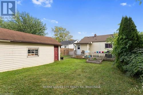 390 Gatfield Avenue, Welland (773 - Lincoln/Crowland), ON - Outdoor With Deck Patio Veranda With Exterior