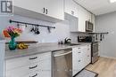 390 Gatfield Avenue, Welland (773 - Lincoln/Crowland), ON  - Indoor Photo Showing Kitchen 