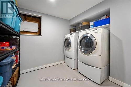 1717 Cream Street, Pelham (663 - North Pelham), ON - Indoor Photo Showing Laundry Room