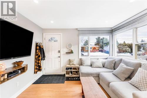 85 Victor Street, Sudbury, ON - Indoor Photo Showing Living Room