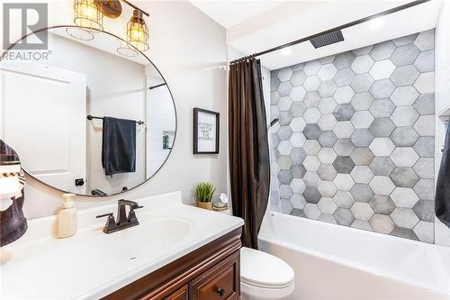 85 Victor Street, Sudbury, ON - Indoor Photo Showing Bathroom