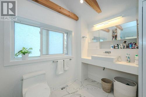 35 Meadowview Avenue, Guelph (Central West), ON - Indoor Photo Showing Bathroom