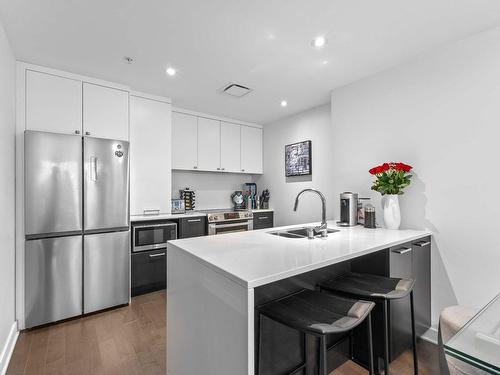 Kitchen - 2709-299 Rue De La Rotonde, Montréal (Verdun/Île-Des-Soeurs), QC - Indoor Photo Showing Kitchen With Double Sink With Upgraded Kitchen