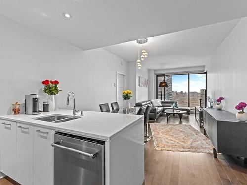 Overall view - 2709-299 Rue De La Rotonde, Montréal (Verdun/Île-Des-Soeurs), QC - Indoor Photo Showing Kitchen With Double Sink