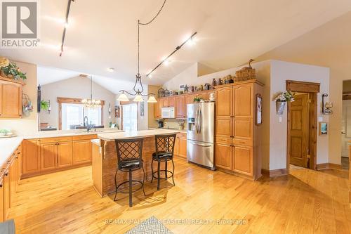 704 Tara Road, Smith-Ennismore-Lakefield, ON - Indoor Photo Showing Kitchen