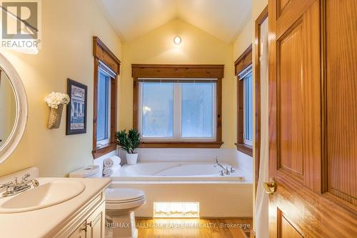 704 Tara Road, Smith-Ennismore-Lakefield, ON - Indoor Photo Showing Bathroom