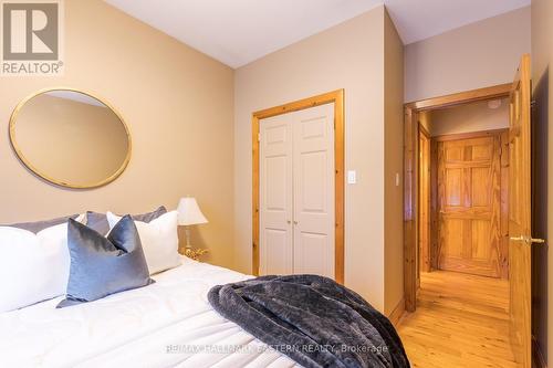 704 Tara Road, Smith-Ennismore-Lakefield, ON - Indoor Photo Showing Bedroom