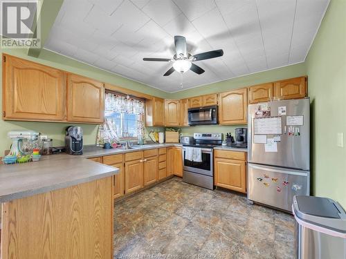 854 Jos Janisse, Windsor, ON - Indoor Photo Showing Kitchen