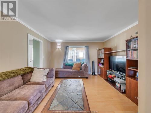 854 Jos Janisse, Windsor, ON - Indoor Photo Showing Living Room