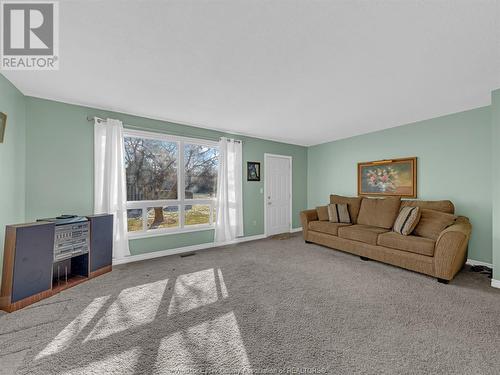 5487 Empress Street Unit# 107, Windsor, ON - Indoor Photo Showing Living Room