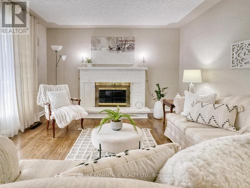 166 St George Street, St. Thomas, ON - Indoor Photo Showing Living Room With Fireplace