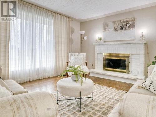 166 St George Street, St. Thomas, ON - Indoor Photo Showing Living Room With Fireplace