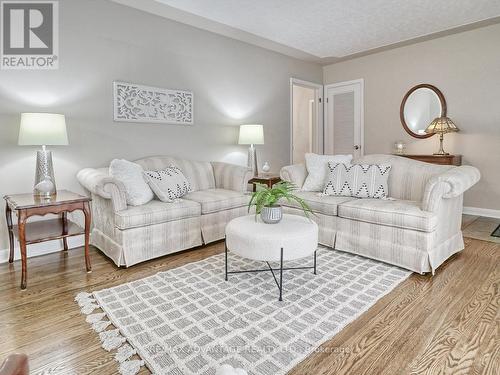 166 St George Street, St. Thomas, ON - Indoor Photo Showing Living Room