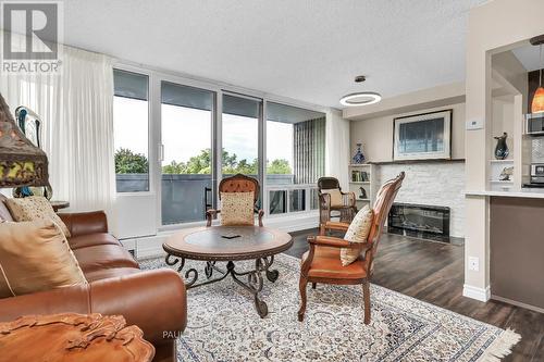 211 - 265 Poulin Avenue, Ottawa, ON - Indoor Photo Showing Living Room