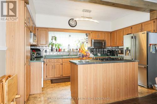 543 King Street, Welland (773 - Lincoln/Crowland), ON - Indoor Photo Showing Kitchen