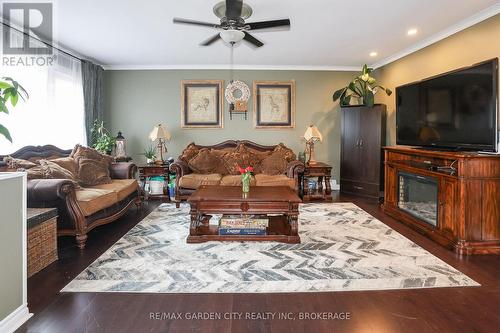 543 King Street, Welland (773 - Lincoln/Crowland), ON - Indoor Photo Showing Living Room With Fireplace