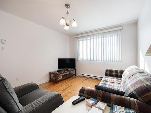 Bedroom - 949  - 951 Av. Châtelaine, Laval (Chomedey), QC - Indoor Photo Showing Living Room