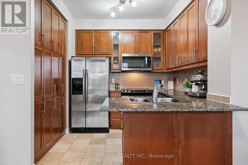 2210 - 18 Holmes Avenue, Toronto, ON - Indoor Photo Showing Kitchen With Double Sink