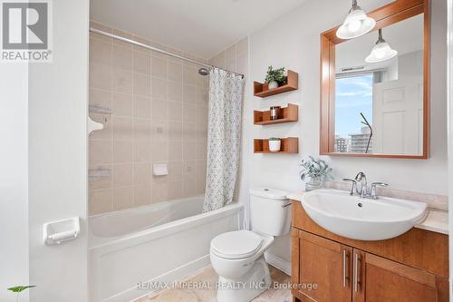 2210 - 18 Holmes Avenue, Toronto, ON - Indoor Photo Showing Bathroom