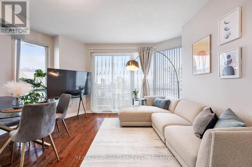 2210 - 18 Holmes Avenue, Toronto, ON - Indoor Photo Showing Living Room