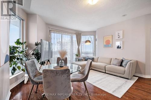 2210 - 18 Holmes Avenue, Toronto, ON - Indoor Photo Showing Living Room