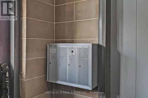 Main Fl - 1749 Bayview Avenue, Toronto, ON - Indoor Photo Showing Bathroom