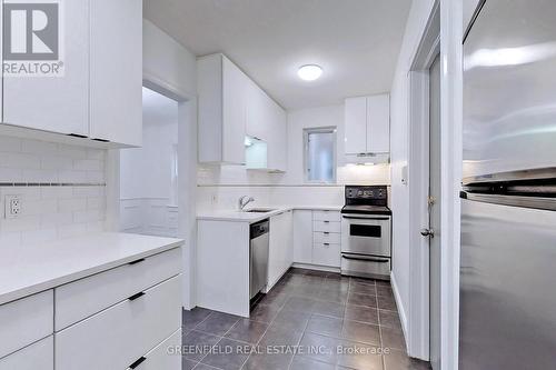 Main Fl - 1749 Bayview Avenue, Toronto, ON - Indoor Photo Showing Kitchen