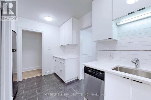 Main Fl - 1749 Bayview Avenue, Toronto, ON - Indoor Photo Showing Kitchen