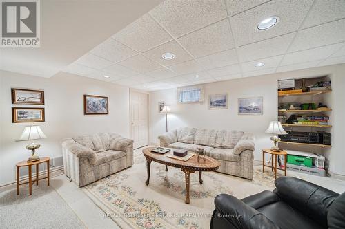 944 Duncannon Drive, Pickering, ON - Indoor Photo Showing Living Room