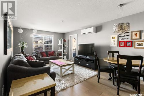 208 1640 Dakota Drive, Regina, SK - Indoor Photo Showing Living Room